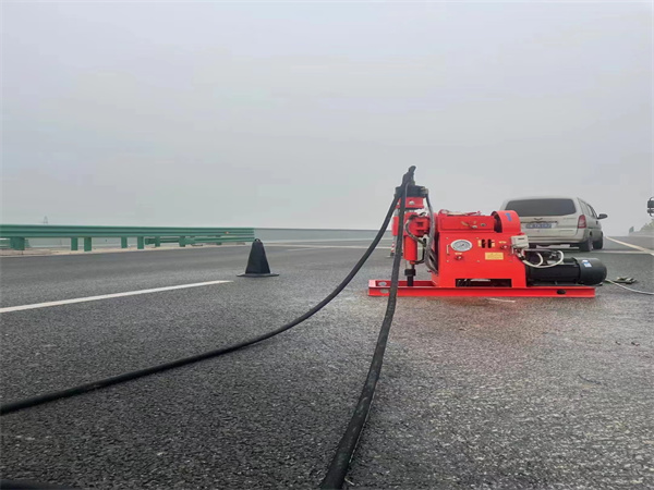 峨边马路路基路面开裂下沉注浆加固灌浆