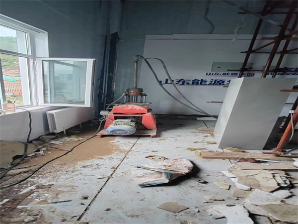 峨边地基基础下沉墙体裂缝加固注浆顶升施工